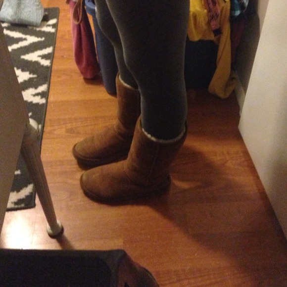MORE PICS OF UGGS