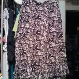 Very pretty skirt.