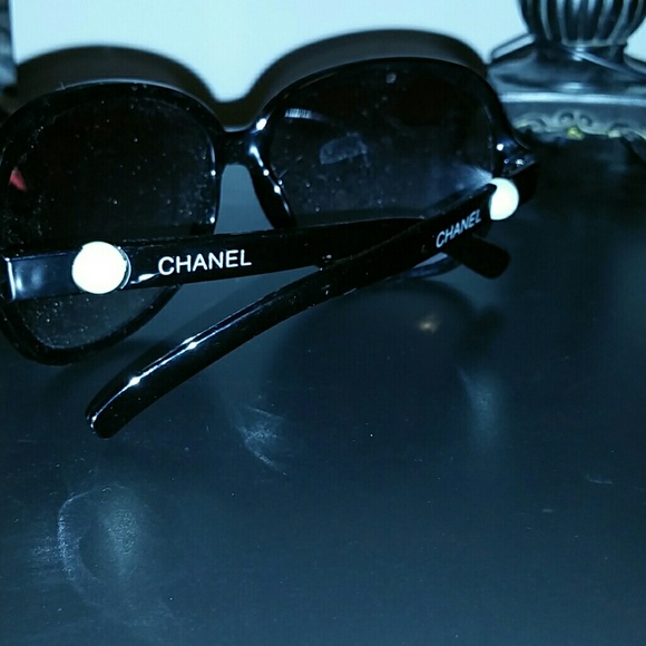 black sunnies