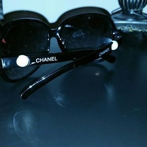 black sunnies