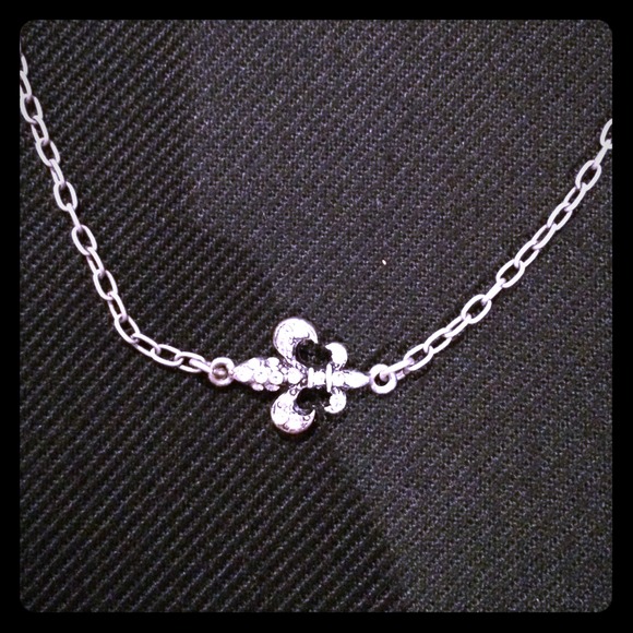 Express Fleur De Lis necklace