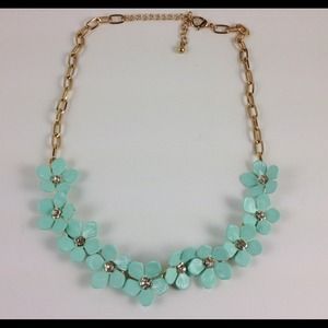 Forever 21 Mint Flower Necklace