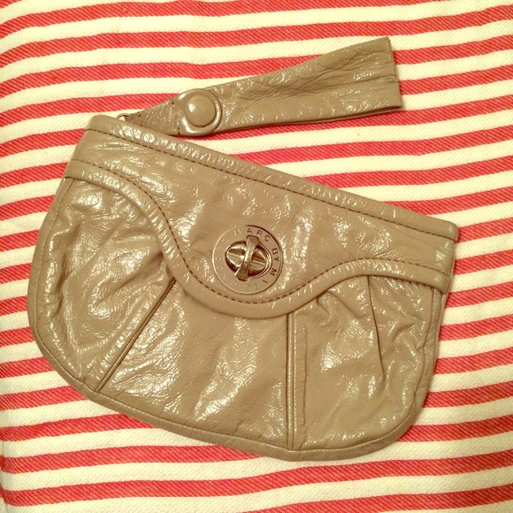 HOLIDAY SPECIAL Marc Jacobs Wristlet  LIKE NEW
