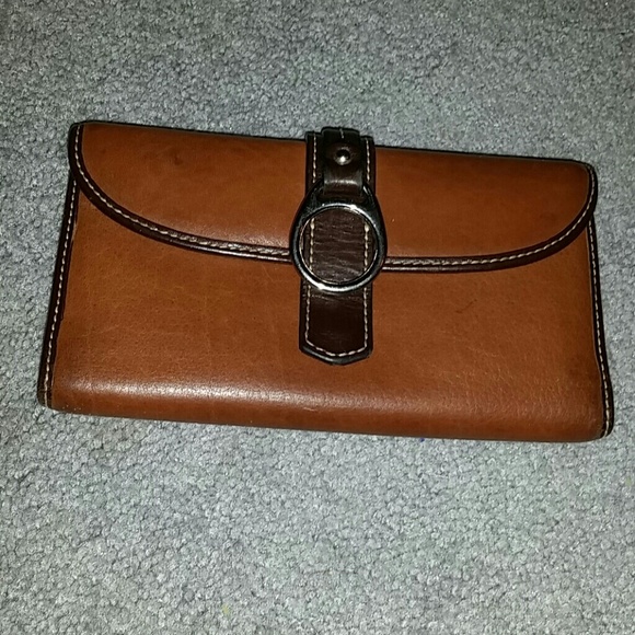 D&B wallet brown
