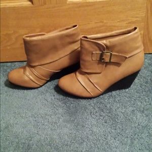 Tan wedge boots