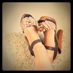 🚫sold on mercari🚫Jessica Simpson platform shoes.