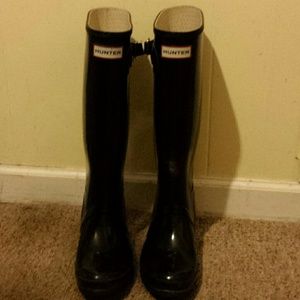 Hunter tall glossy black boots