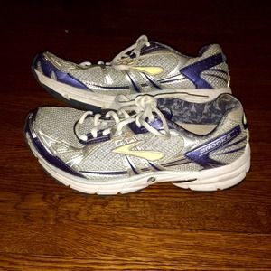 Brooks Ravenna Running Shoes