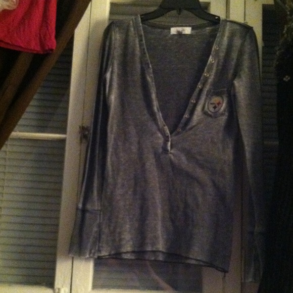 Grey long sleeve shirt with nfl label