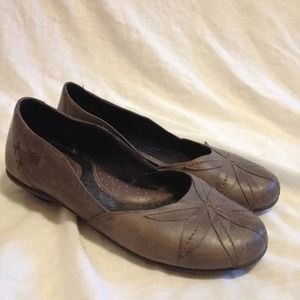 Born Flat Leather Shoes size 9 M