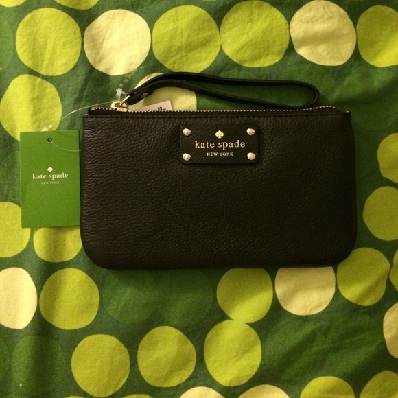 Kate Spade Zippered Chrissy in black