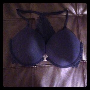 34D hollister bra