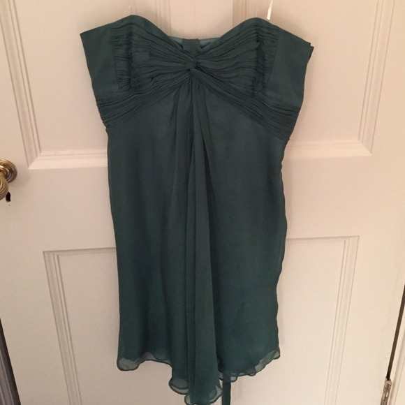 Green laundry dress for trade