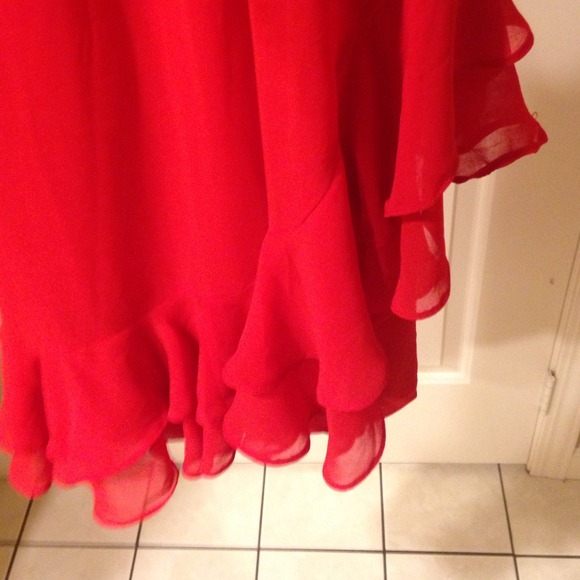 Lady In Red Dress - Picture 3 of 3