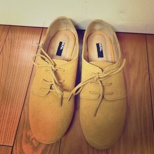 BDG Urban Outfitters Yellow Suede Oxford Shoes