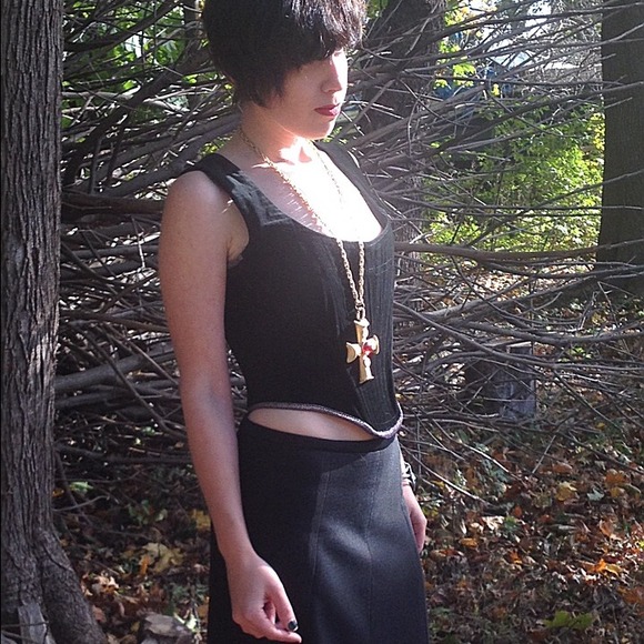 Jewelry - Vintage red & gold cross necklace