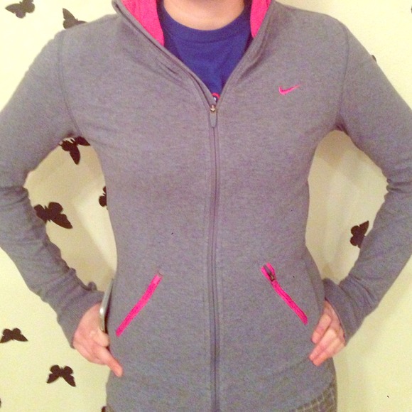 2 NIKE ZIPUP BUNDLE