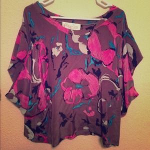 Rorybeca short sleeve floral top