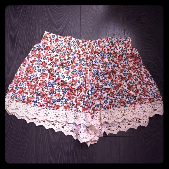 PacSun Pants - Floral crochet shorts
