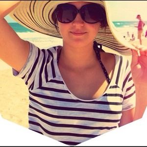 Black and white striped short sleeved top!