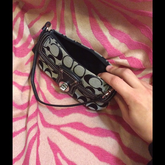 Signature Coach Wristlet - Picture 2 of 4