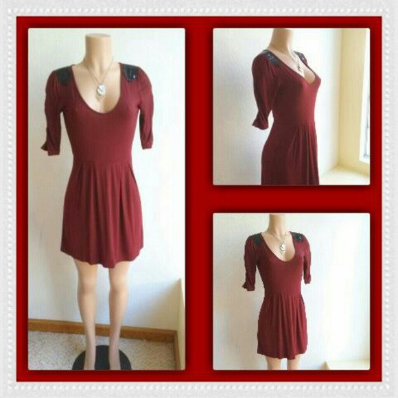 TULLE BURGUNDY DRESS w/SEQUINS - Picture 3 of 4