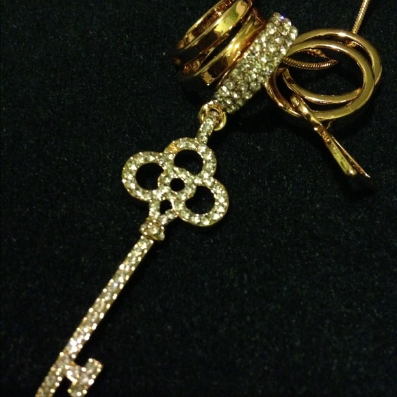 Key necklace
