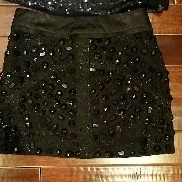 Black rhinestones mini skirt - Picture 2 of 4