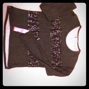 Black and gray sweater