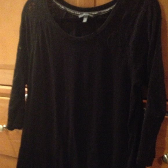 Baseball tee with lace arms