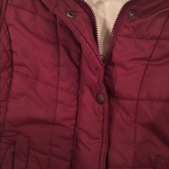 🎉Red hooded bomber puffed style jacket🎉 - Picture 3 of 3