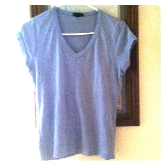 Baby blue gap  t-shirt.
