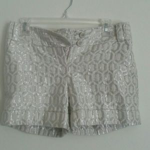 Adorable silver shorts Cassidy fit