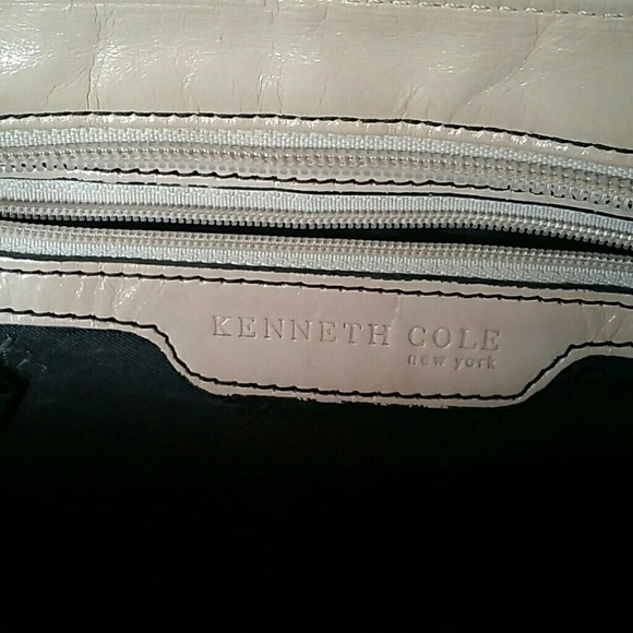 Kenneth Cole Leather Purse - Picture 4 of 4