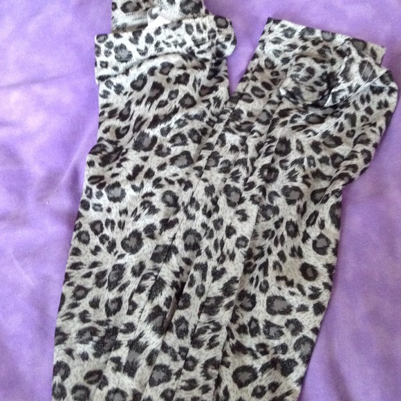 Miley Max Cheetah Leggings! - Picture 2 of 3