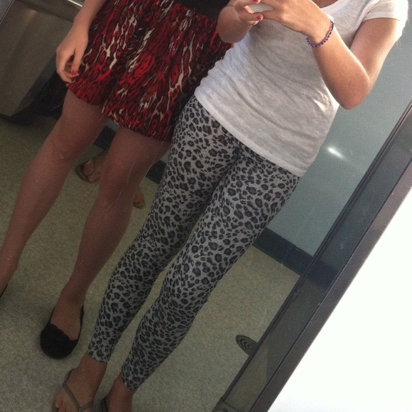 Miley Max Cheetah Leggings! - Picture 3 of 3