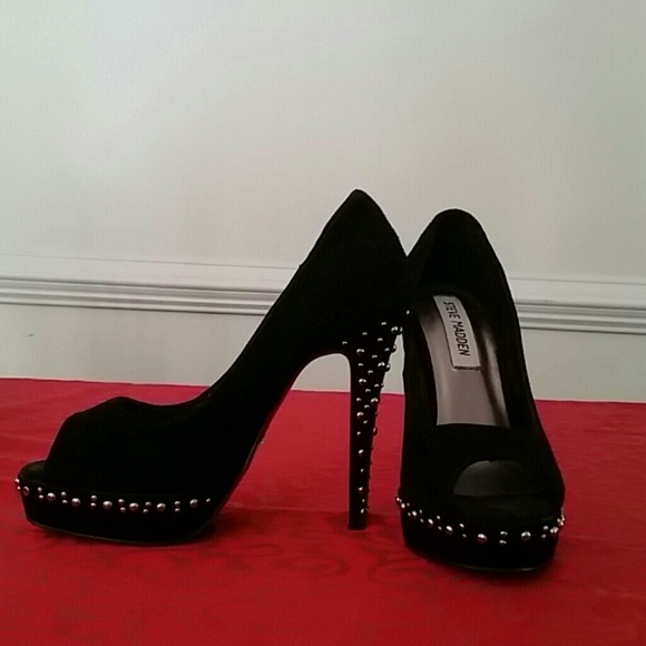Steve Madden Tobbi blk suede studded peeps NWOT