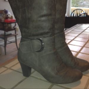 Woman's Life Stride Boots
