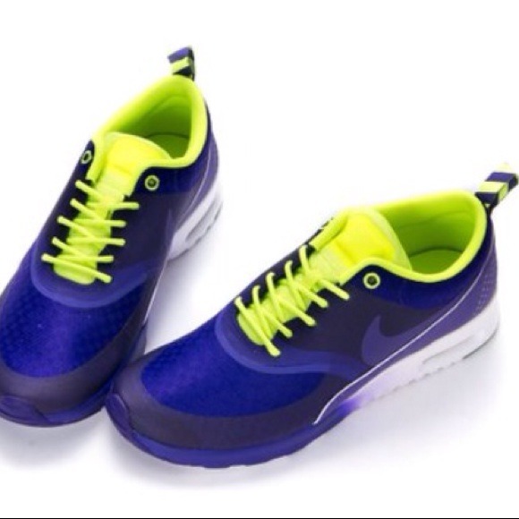Nike Thea