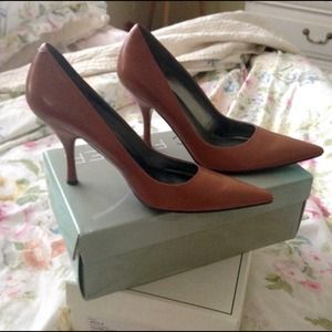 Marc Fisher Camel leather pumps