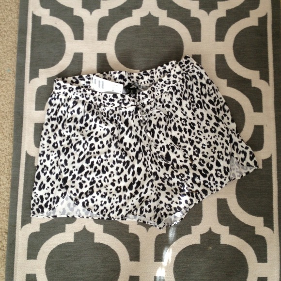 SOLD ✋Leopard shorts ( $16 on mercari)