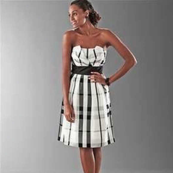 HP! White House Back Market Plaid Strapless Dress!