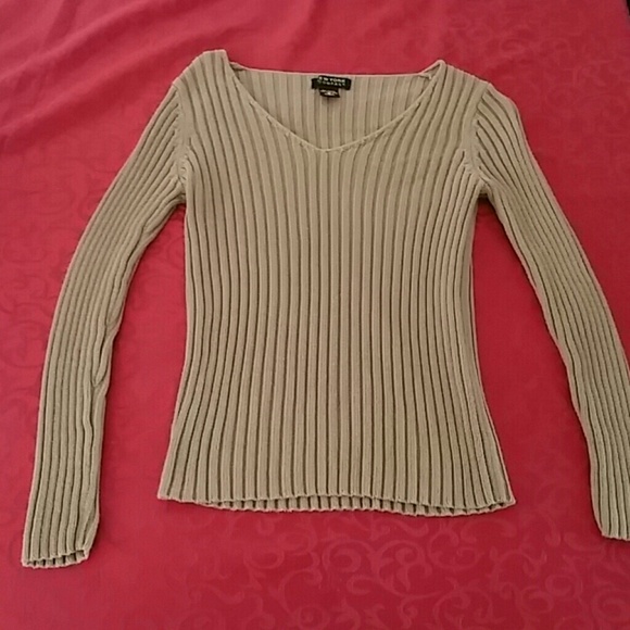 NY&CO brown cable knit sweater. Perfect for winter