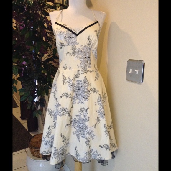 Classic Ladies Dree by City Triangles size 9