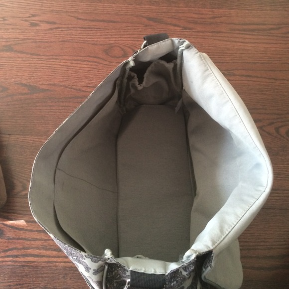 Bumble diaper bag - Picture 3 of 4