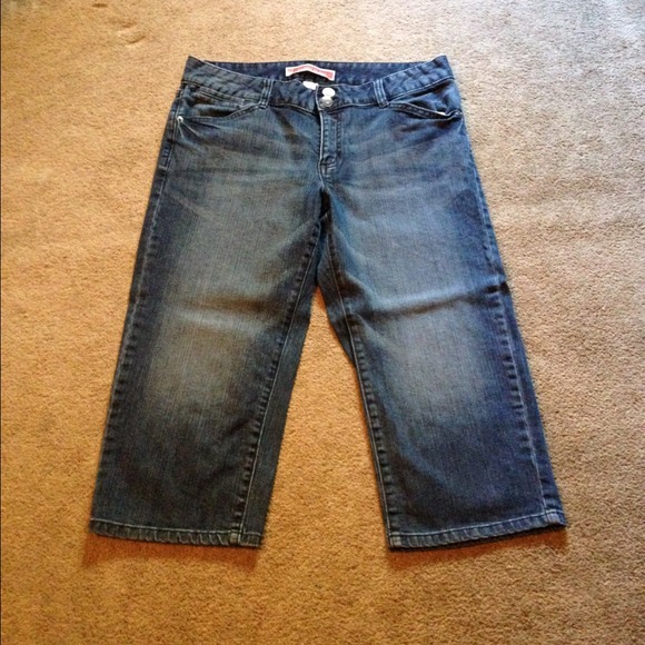 Ladies GAP Capris Sz 12