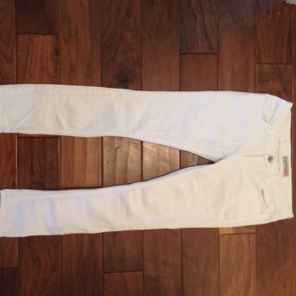Paris blue skinny jeans. Size 5 :)