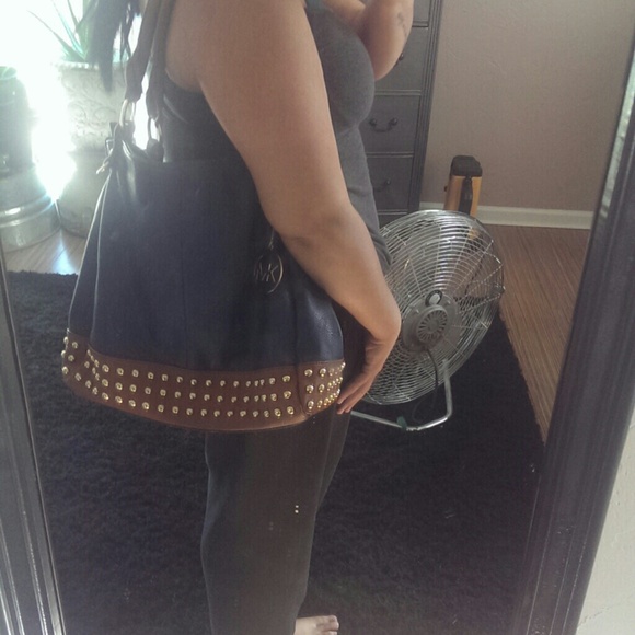 More pictures of Micheal Kors purse!