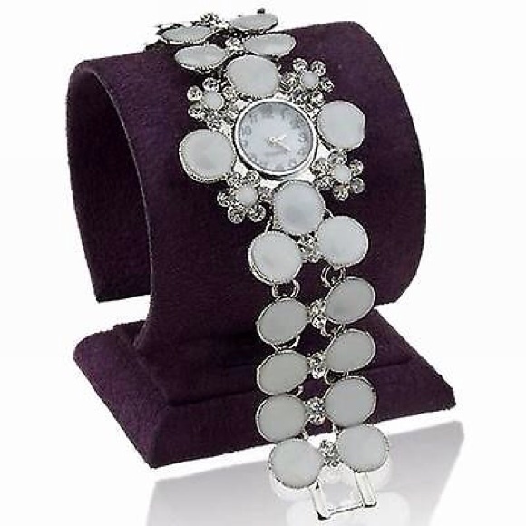 Jewelry - New beautiful bracelet watch. reduced
