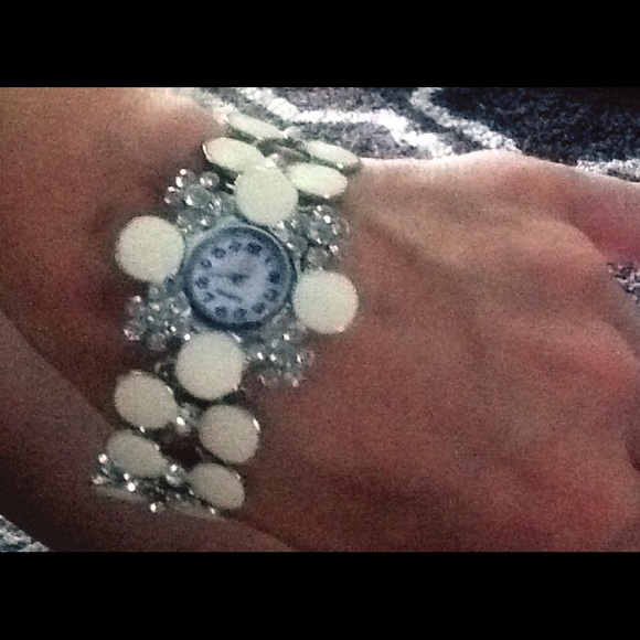 New beautiful bracelet watch. reduced - Picture 4 of 4